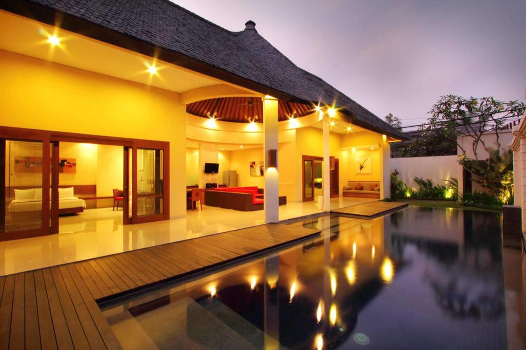 Oval Villa Bali Seminyak Exteriör bild